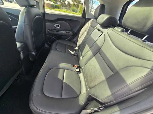 Used 2016 Kia Soul ! w/ Premium Package image 19