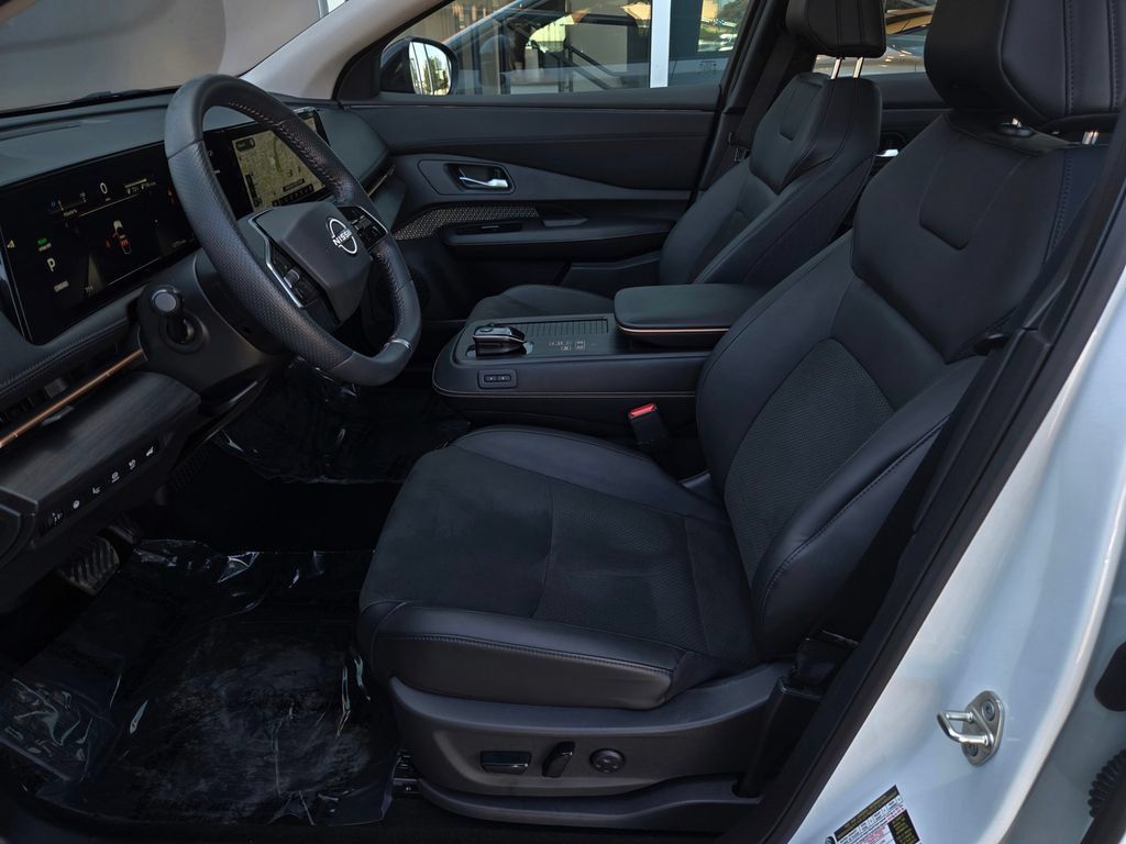 Used 2024 Nissan Ariya FWD image 19