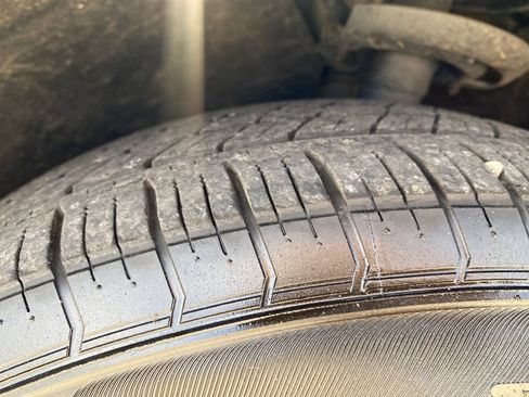 Used 2023 Chrysler Pacifica Touring-L image 24