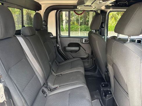 Used 2022 Jeep Gladiator Sport AWD/4WD image 29