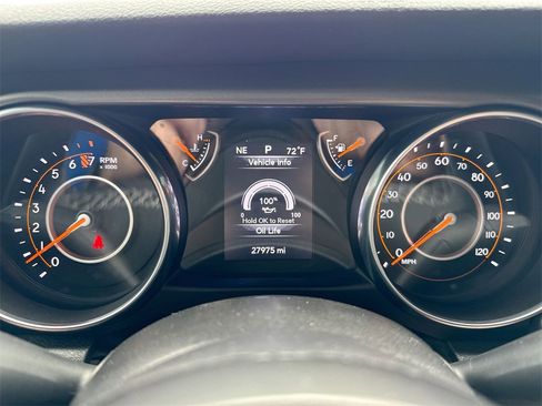 Used 2023 Jeep Gladiator Sport image 11