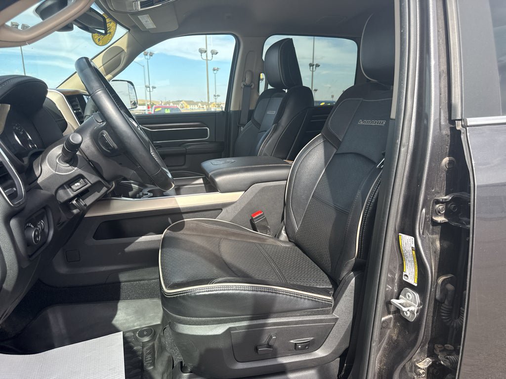Used 2022 RAM 3500 Laramie AWD/4WD image 11