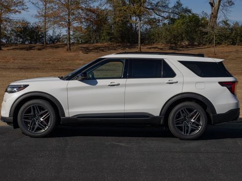 New 2026 Ford Explorer ST AWD/4WD image 8