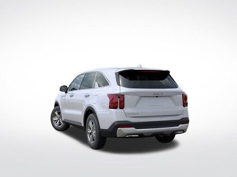 Used 2026 Kia Sorento LX FWD image 4