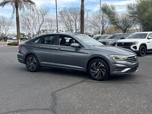 Used 2019 Volkswagen Jetta SEL Premium image 6