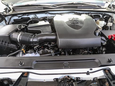 Certified 2020 Toyota Tacoma SR5 image 27