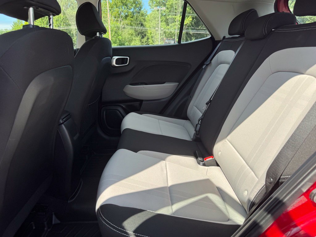 Used 2021 Hyundai Venue SEL w/ Cargo Package FWD image 19