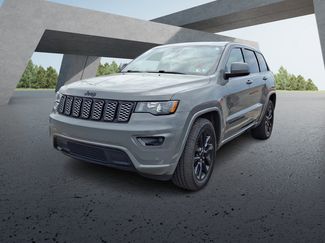 Used 2019 Jeep Grand Cherokee Altitude video 2