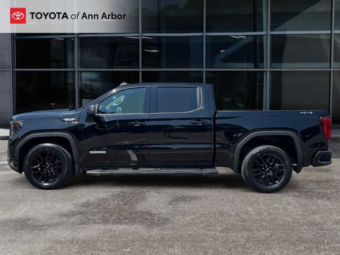 Used 2022 GMC Sierra 1500 Elevation w/ LPO, Elevation Black Package AWD/4WD image 9