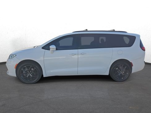 Used 2022 Chrysler Pacifica Touring-L w/ S Appearance Package image 8