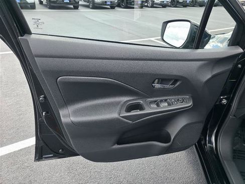 Used 2025 Nissan Versa SV FWD image 3