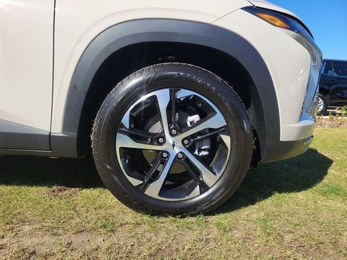 New 2026 Chevrolet Trax RS w/ Sunroof Package image 6