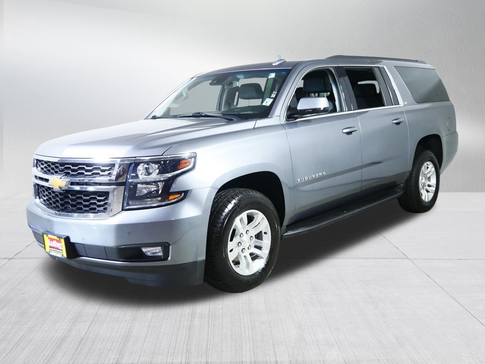 Used 2020 Chevrolet Suburban LT w/ Luxury Package AWD/4WD image 3