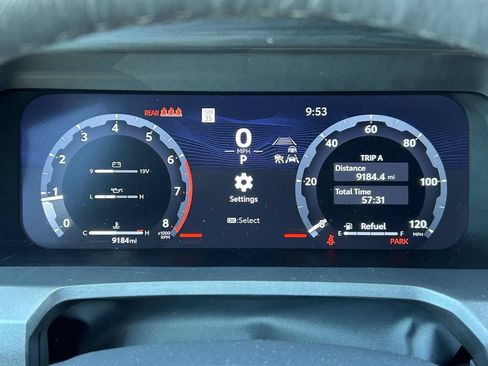 Used 2024 Toyota Tacoma TRD Off-Road w/ TRD Off Road Upgrade Package AWD/4WD image 31