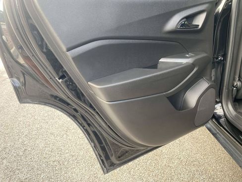 Used 2025 Chevrolet Trax RS w/ Sunroof Package FWD image 13