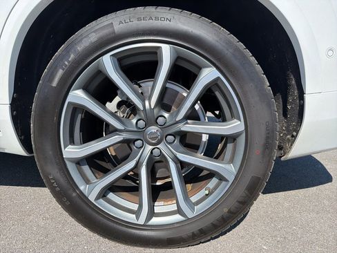 Used 2017 Volvo XC90 T6 Momentum w/ Vision Package AWD/4WD image 15