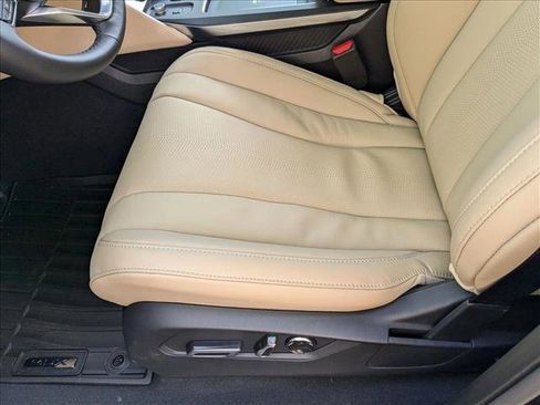 Used 2025 Acura MDX FWD w/ Technology Package image 4