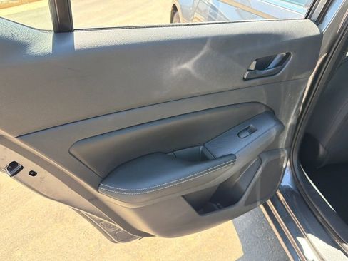 Used 2025 Nissan Altima 2.5 SV FWD image 21