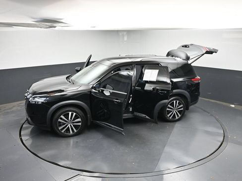 Used 2024 Nissan Pathfinder Platinum w/ Cargo Package AWD/4WD image 42