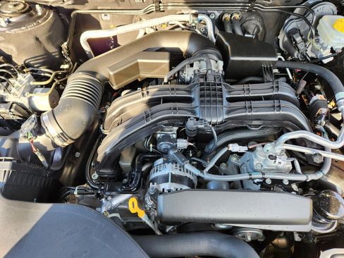 Certified 2025 Subaru Outback Limited w/ Popular Package #2 image 9