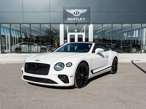Used 2022 Bentley Continental GT image 1