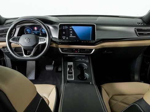 Certified 2024 Volkswagen Atlas Cross Sport SE image 21