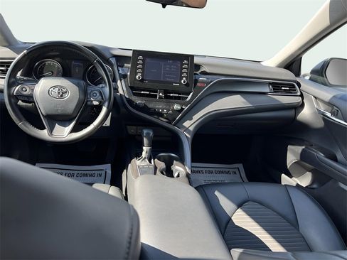 Used 2023 Toyota Camry SE image 12