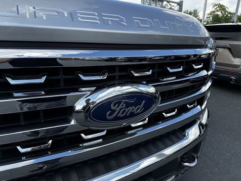 Used 2023 Ford F250 Lariat w/ Lariat Ultimate Package AWD/4WD image 10