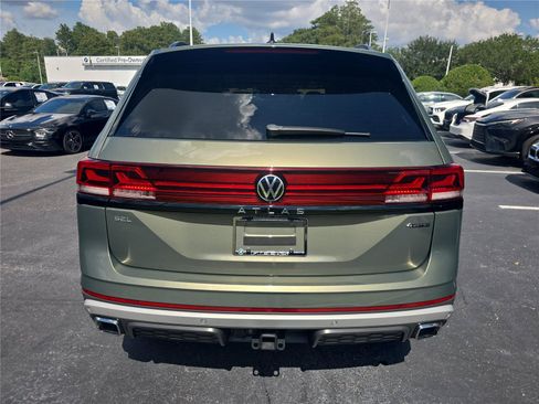 Used 2024 Volkswagen Atlas Peak Edition SEL AWD/4WD image 3