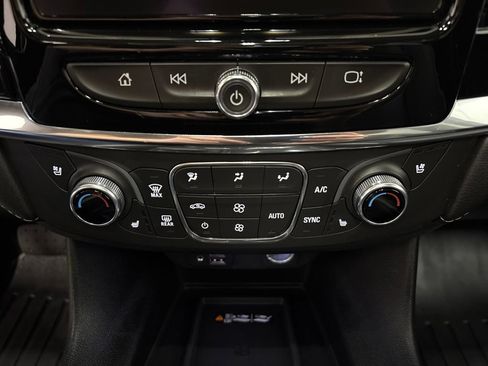 Used 2021 Chevrolet Traverse High Country AWD/4WD image 21