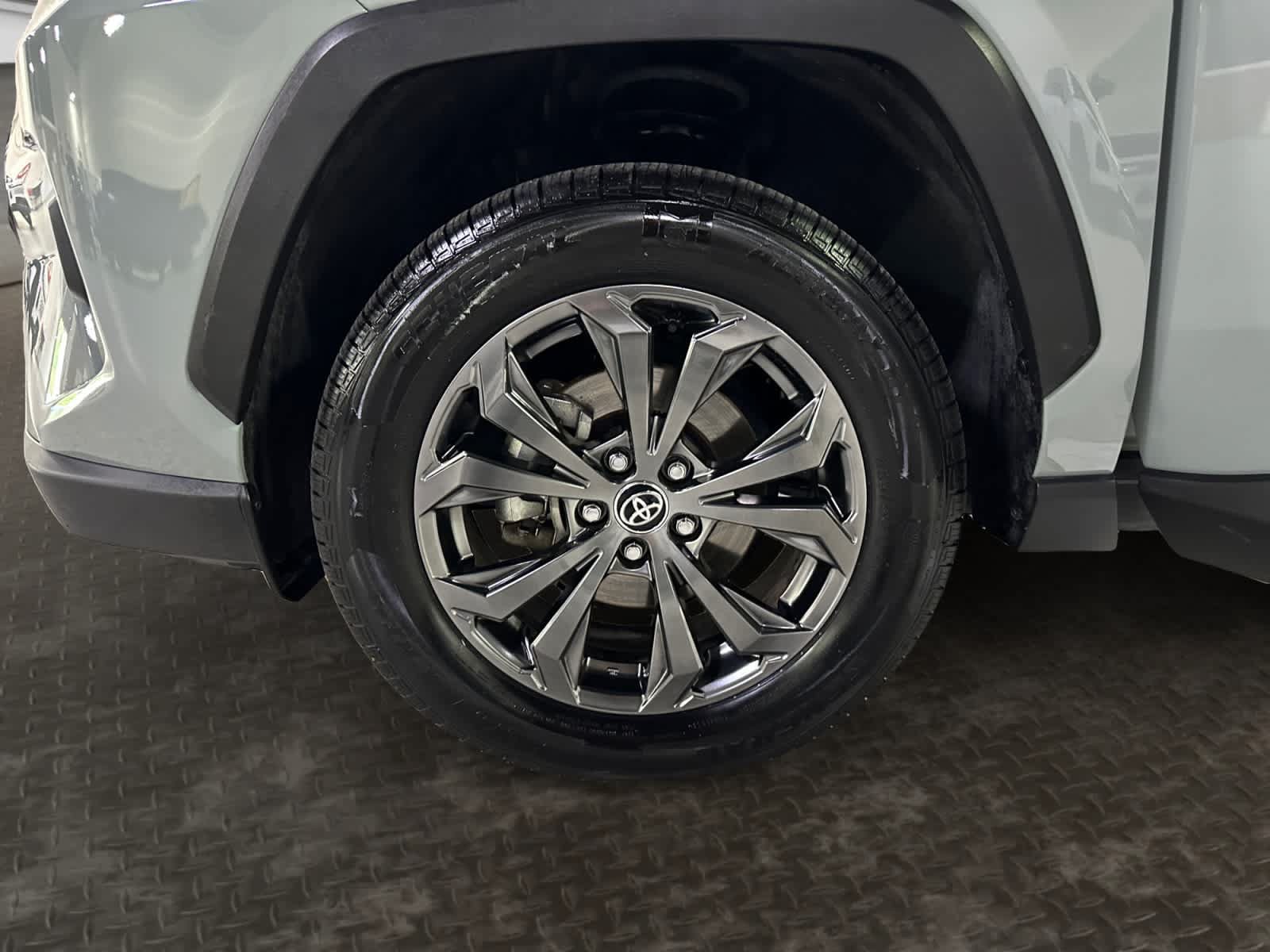 Used 2023 Toyota RAV4 XLE Premium AWD/4WD image 21