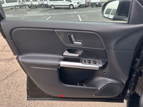 Used 2025 Mercedes-Benz GLA 250 4MATIC image 20