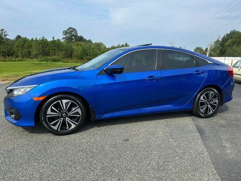 Used 2017 Honda Civic EX-T image 2