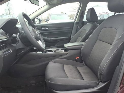 Used 2024 Nissan Altima 2.5 SV image 13