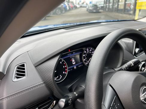 Used 2025 Nissan Sentra SV image 34