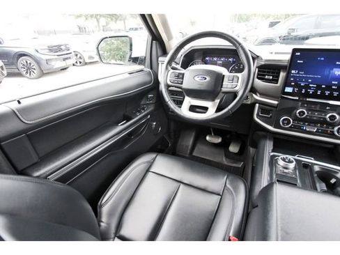 Used 2024 Ford Expedition Max XLT RWD image 7
