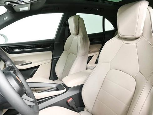 New 2025 Porsche Macan 4S Electric image 9