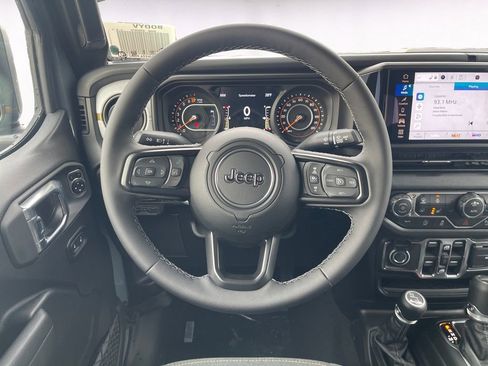 New 2026 Jeep Gladiator Sport AWD/4WD image 12
