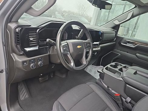 Used 2025 Chevrolet Silverado 1500 LT AWD/4WD image 44
