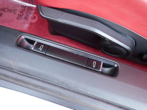 Used 2013 Porsche Boxster S image 18