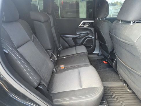 Used 2024 Mitsubishi Outlander ES FWD image 22