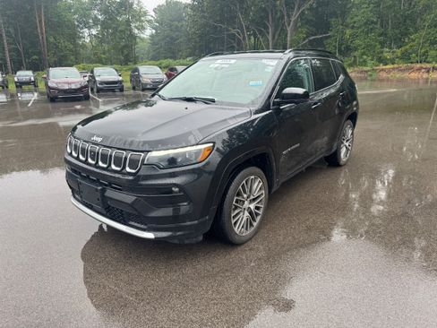 Used 2022 Jeep Compass Limited w/ Elite Group AWD/4WD image 5