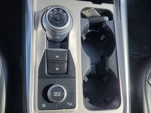 Used 2022 Ford Explorer XLT w/ Equipment Group 202A image 32