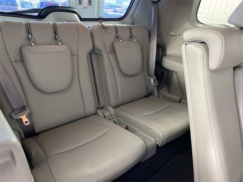 Used 2012 Toyota Highlander SE w/ Tow Pkg image 14