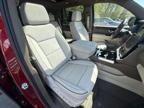 New 2026 GMC Yukon Denali w/ Denali Reserve Package image 27