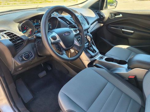 Used 2016 Ford Escape SE w/ SE Cold Weather Package AWD/4WD image 9