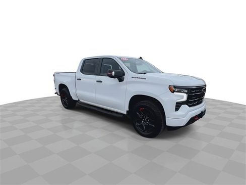 Used 2022 Chevrolet Silverado 1500 RST w/ Redline Edition image 2
