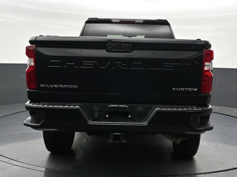 Used 2022 Chevrolet Silverado 2500 Custom w/ Custom Convenience Package AWD/4WD image 4