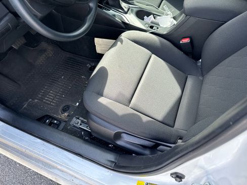 Used 2023 Toyota Corolla LE w/ LE Convenience Package image 7