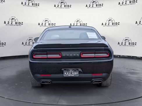 Used 2019 Dodge Challenger SXT w/ Blacktop Package image 5